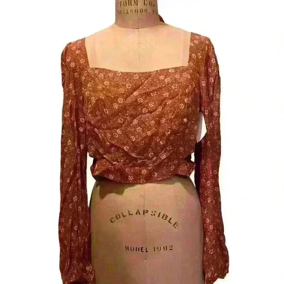 Elodie Square Neck Floral Long Sleeve Side Cutout Crop Top NWT Size XL - Picture 1 of 10
